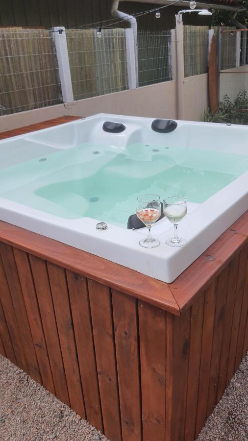 Pantai Pousadas - Jacuzzi Aquecida E 300 Metros Da Praia Da Ferrugem Garopaba Exterior photo